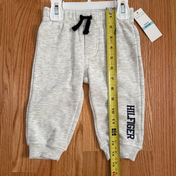 Tommy Hilfiger Baby Boy 2 Piece Outfit Set - Picture 12 of 12